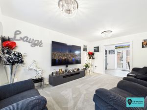 Living Room- click for photo gallery